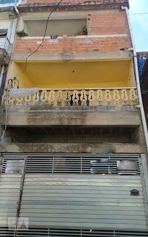 Casa à venda com 163m², 6 quartos e 4 vagasFachada
