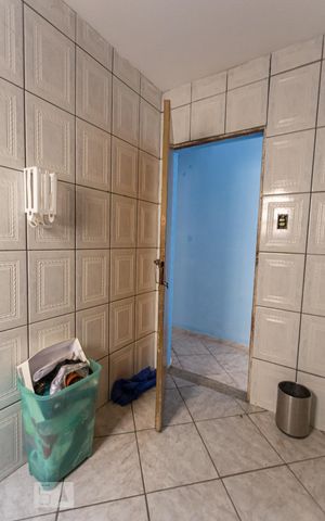 Casa à venda com 163m², 6 quartos e 4 vagasBanheiro