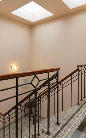 Casa à venda com 500m², 4 quartos e 6 vagas Casa à venda com 500m², 4 quartos e 6 vagasÁrea interna segundo andar