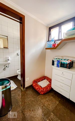 Apartamento à venda com 202m², 3 quartos e 3 vagasQuarto de empregada