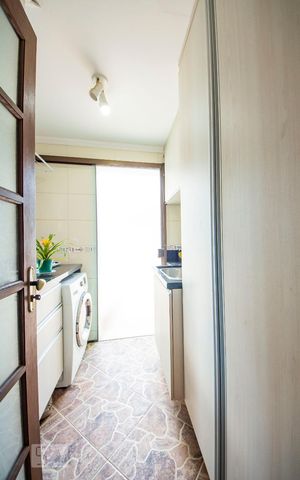 Casa de condomínio à venda com 200m², 3 quartos e 2 vagas Casa de condomínio à venda com 200m², 3 quartos e 2 vagasLavanderia