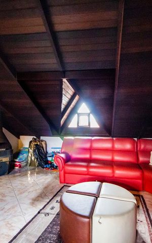 Casa de condomínio à venda com 200m², 3 quartos e 2 vagas Casa de condomínio à venda com 200m², 3 quartos e 2 vagasSala 2 - sótão