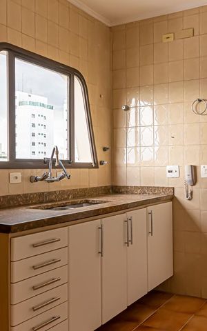 Apartamento à venda com 226m², 4 quartos e 3 vagas Apartamento à venda com 226m², 4 quartos e 3 vagasCozinha