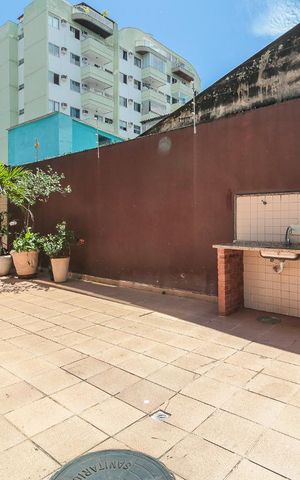 Apartamento à venda com 178m², 4 quartos e 2 vagas Apartamento à venda com 178m², 4 quartos e 2 vagasChurrasqueira