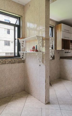 Apartamento à venda com 178m², 4 quartos e 2 vagas Apartamento à venda com 178m², 4 quartos e 2 vagasCozinha e Área de Serviço
