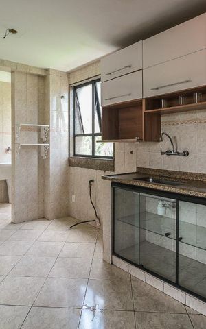 Apartamento à venda com 178m², 4 quartos e 2 vagas Apartamento à venda com 178m², 4 quartos e 2 vagasCozinha e Área de Serviço