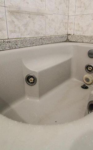 Apartamento à venda com 178m², 4 quartos e 2 vagas Apartamento à venda com 178m², 4 quartos e 2 vagasBanheiro da Suíte