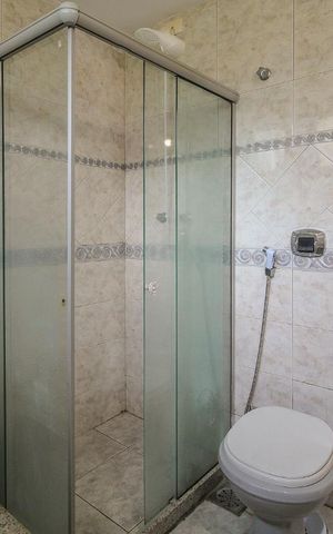 Apartamento à venda com 178m², 4 quartos e 2 vagas Apartamento à venda com 178m², 4 quartos e 2 vagasBanheiro da Suíte
