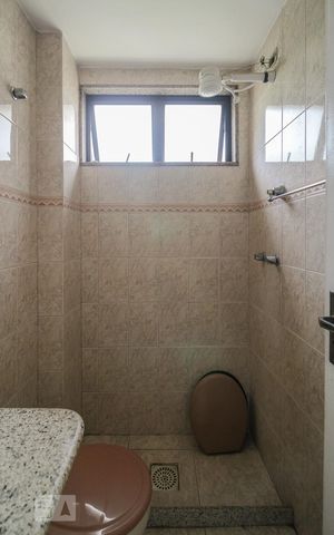 Apartamento à venda com 178m², 4 quartos e 2 vagas Apartamento à venda com 178m², 4 quartos e 2 vagasBanheiro de Serviço