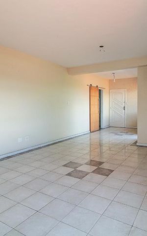 Apartamento à venda com 178m², 4 quartos e 2 vagas Apartamento à venda com 178m², 4 quartos e 2 vagasSala