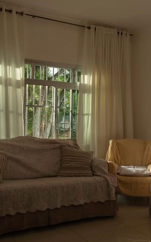 Casa à venda com 200m², 4 quartos e 4 vagas Casa à venda com 200m², 4 quartos e 4 vagasSala