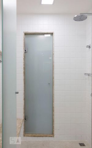 Casa à venda com 280m², 3 quartos e 1 vagaDucha compartilhada do banheiro 1 e 2 da suíte 2