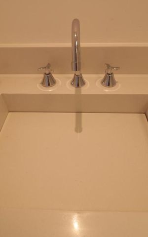 Apartamento à venda com 50m², 2 quartos e 1 vaga Apartamento à venda com 50m², 2 quartos e 1 vagaBanheiro Social - pia