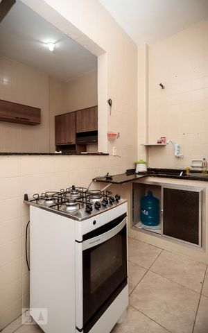 Apartamento à venda com 60m², 2 quartos e sem vaga Apartamento à venda com 60m², 2 quartos e sem vagaCozinha