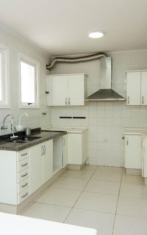 Casa de condomínio para alugar com 225m², 4 quartos e sem vaga Casa de condomínio para alugar com 225m², 4 quartos e sem vagaCozinha