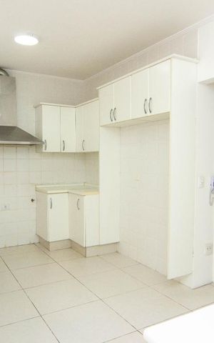 Casa de condomínio para alugar com 225m², 4 quartos e sem vaga Casa de condomínio para alugar com 225m², 4 quartos e sem vagaCozinha