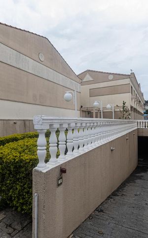 Casa de condomínio à venda com 70m², 2 quartos e 2 vagas Casa de condomínio à venda com 70m², 2 quartos e 2 vagasFachada