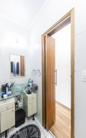 Casa de condomínio à venda com 70m², 2 quartos e 2 vagas Casa de condomínio à venda com 70m², 2 quartos e 2 vagasBanheiro Social