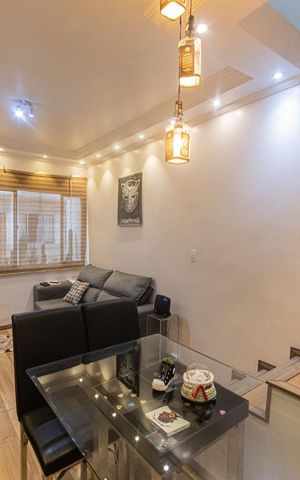 Casa de condomínio à venda com 70m², 2 quartos e 2 vagas Casa de condomínio à venda com 70m², 2 quartos e 2 vagasSala