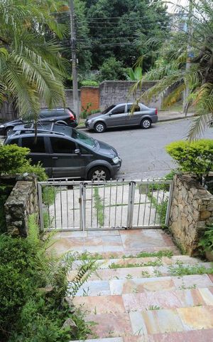 Apartamento para alugar com 800m², 5 quartos e 7 vagasPortão de Entrada