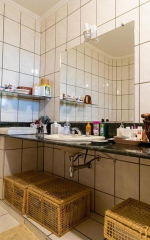 Casa à venda com 590m², 4 quartos e 4 vagas Casa à venda com 590m², 4 quartos e 4 vagasBanheiro da Suíte Master