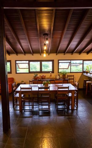 Casa à venda com 590m², 4 quartos e 4 vagas Casa à venda com 590m², 4 quartos e 4 vagasÁrea Gourmet e de Lazer