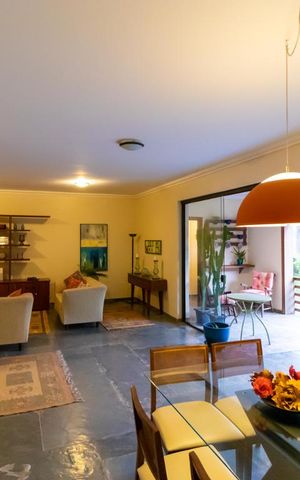 Casa à venda com 590m², 4 quartos e 4 vagas Casa à venda com 590m², 4 quartos e 4 vagasSala 02 e Sala de Jantar