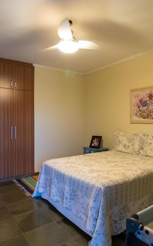 Casa à venda com 590m², 4 quartos e 4 vagas Casa à venda com 590m², 4 quartos e 4 vagasSuíte 01