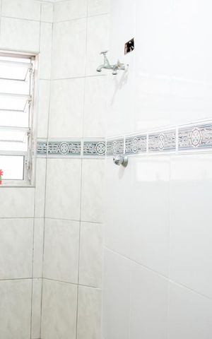 Casa à venda com 200m², 4 quartos e 2 vagasCasa 1 - Banheiro 2 / Área de Serviço