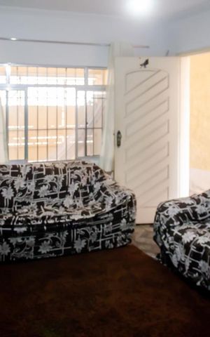Casa à venda com 200m², 4 quartos e 2 vagasCasa 1 - Sala