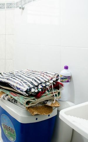 Casa à venda com 200m², 4 quartos e 2 vagasCasa 1 - Banheiro 2 / Área de Serviço