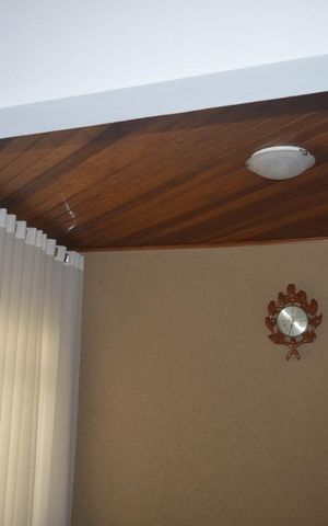 Casa à venda com 240m², 2 quartos e 2 vagasSala