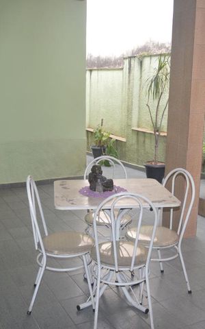Casa à venda com 240m², 2 quartos e 2 vagasÁrea de Serviço