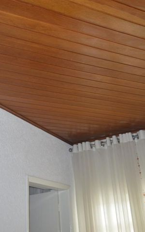 Casa à venda com 240m², 2 quartos e 2 vagasSala