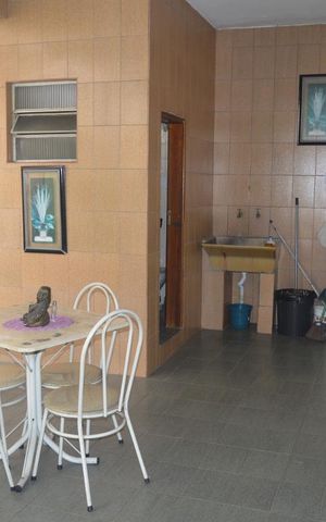 Casa à venda com 240m², 2 quartos e 2 vagasÁrea de Serviço