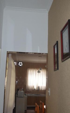 Casa à venda com 240m², 2 quartos e 2 vagasCorredor