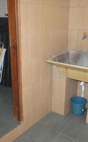 Casa à venda com 240m², 2 quartos e 2 vagasÁrea de Serviço