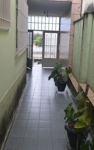 Casa à venda com 240m², 2 quartos e 2 vagasQuintal vista para a entrada