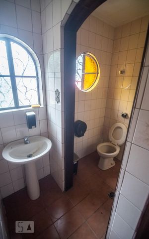Casa à venda com 311m², 4 quartos e 7 vagas Casa à venda com 311m², 4 quartos e 7 vagasLavabo