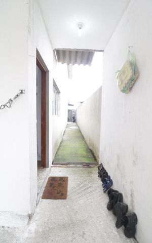 Casa à venda com 127m², 3 quartos e 4 vagas Casa à venda com 127m², 3 quartos e 4 vagascorredor de acesso a área de serviço