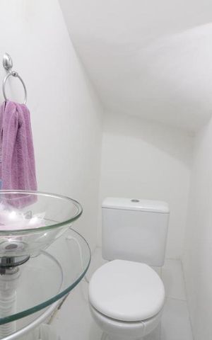 Casa à venda com 127m², 3 quartos e 4 vagas Casa à venda com 127m², 3 quartos e 4 vagasLavabo