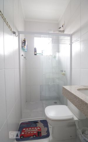 Casa à venda com 127m², 3 quartos e 4 vagas Casa à venda com 127m², 3 quartos e 4 vagasBanheiro da suite