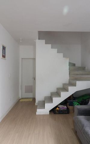 Casa à venda com 127m², 3 quartos e 4 vagas Casa à venda com 127m², 3 quartos e 4 vagasDetalhe Sala