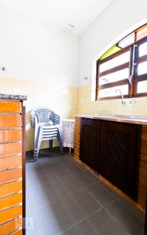 Casa à venda com 130m², 2 quartos e 2 vagas Casa à venda com 130m², 2 quartos e 2 vagasCopa/Cozinha