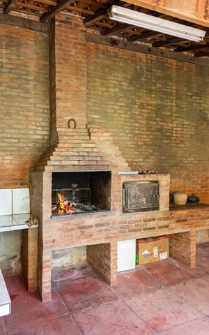 Casa à venda com 303m², 3 quartos e 2 vagasChurrasqueira
