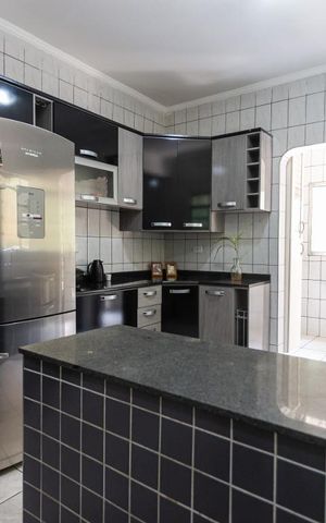 Casa à venda com 303m², 3 quartos e 2 vagasCozinha