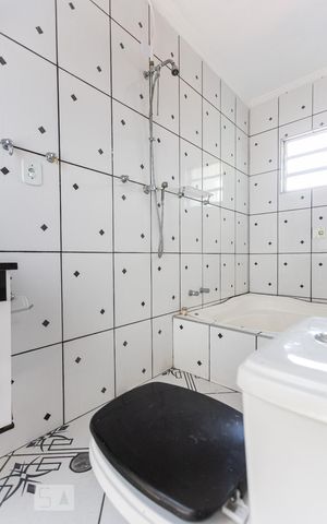 Casa à venda com 303m², 3 quartos e 2 vagasBanheiro da Suite