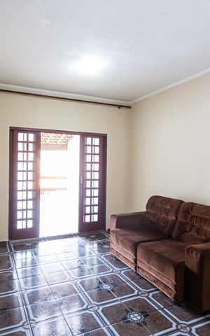 Casa à venda com 303m², 3 quartos e 2 vagasSala