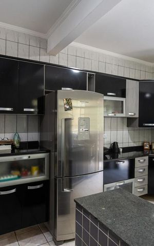 Casa à venda com 303m², 3 quartos e 2 vagasCozinha