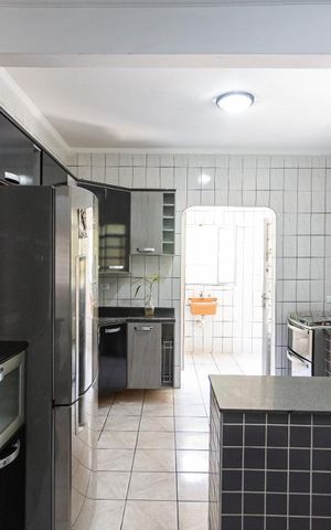 Casa à venda com 303m², 3 quartos e 2 vagasCozinha